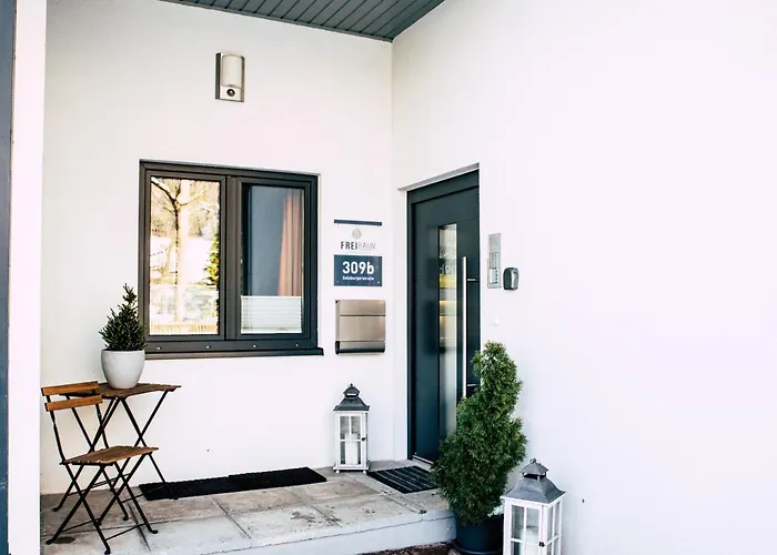 Freiraum سخلادميخ